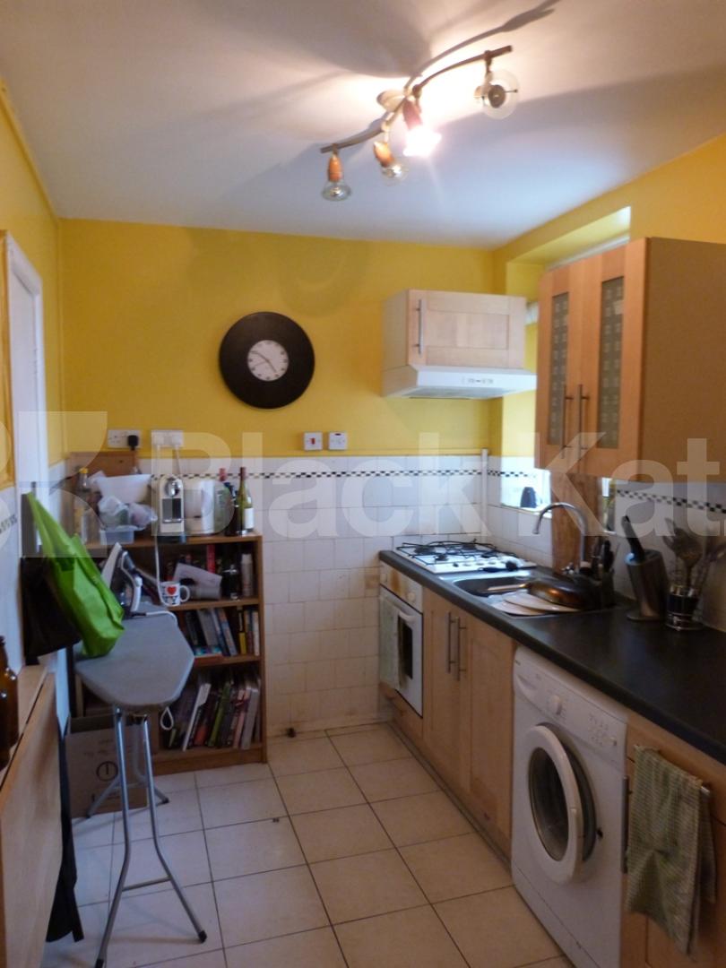 			2 Bedroom, 1 bath, 1 reception Flat			 Colney Hatch Lane, Muswell Hill